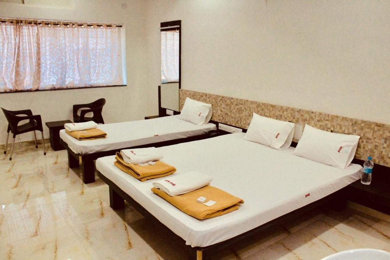 Hotel Mangalam Kurandvad Luaran gambar