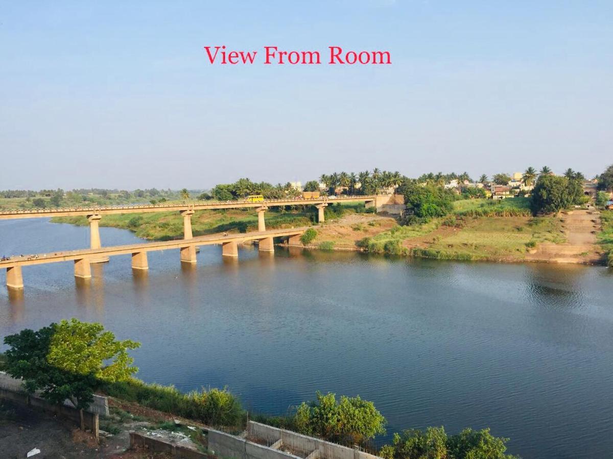 Hotel Mangalam Kurandvad Luaran gambar