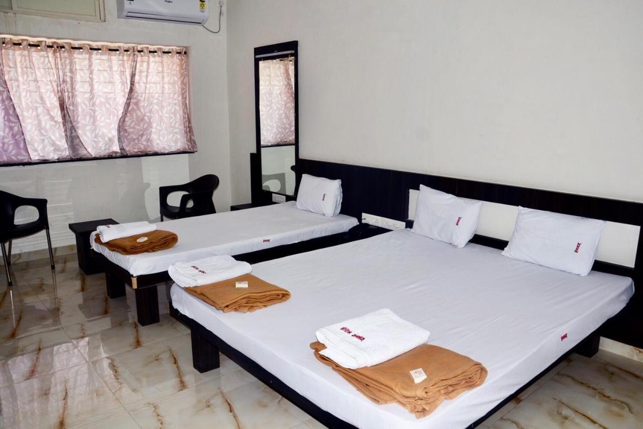Hotel Mangalam Kurandvad Luaran gambar