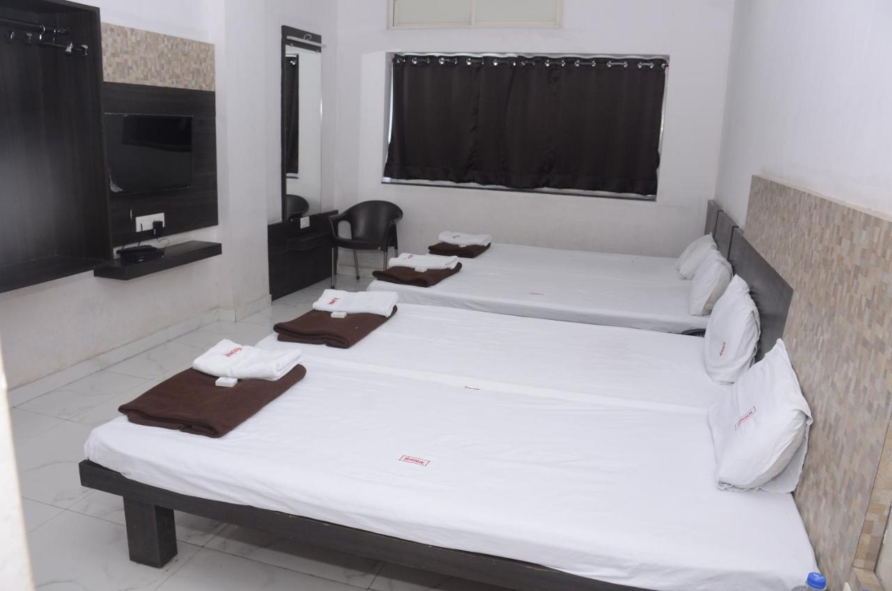 Hotel Mangalam Kurandvad Luaran gambar
